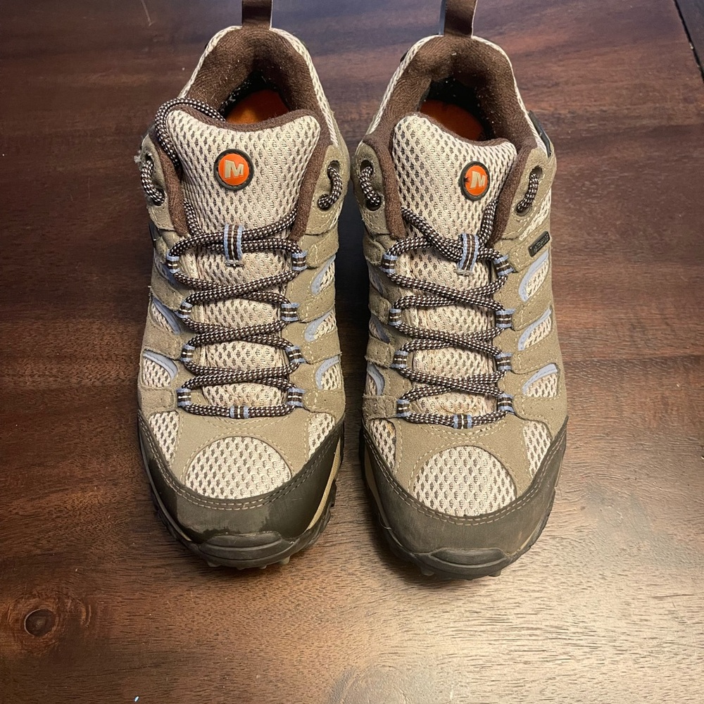 Merrell Athletic Shoes Tan and Black Trail-Ready Design Waterproof